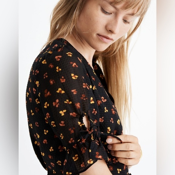 Madewell Silk Daylight Tie-Sleeve Top in Feline Floral - Picture 2 of 15